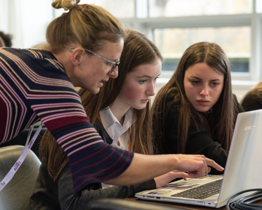 gfa2 Schoolgirls in line to be crowned the country’s most promising new business brains