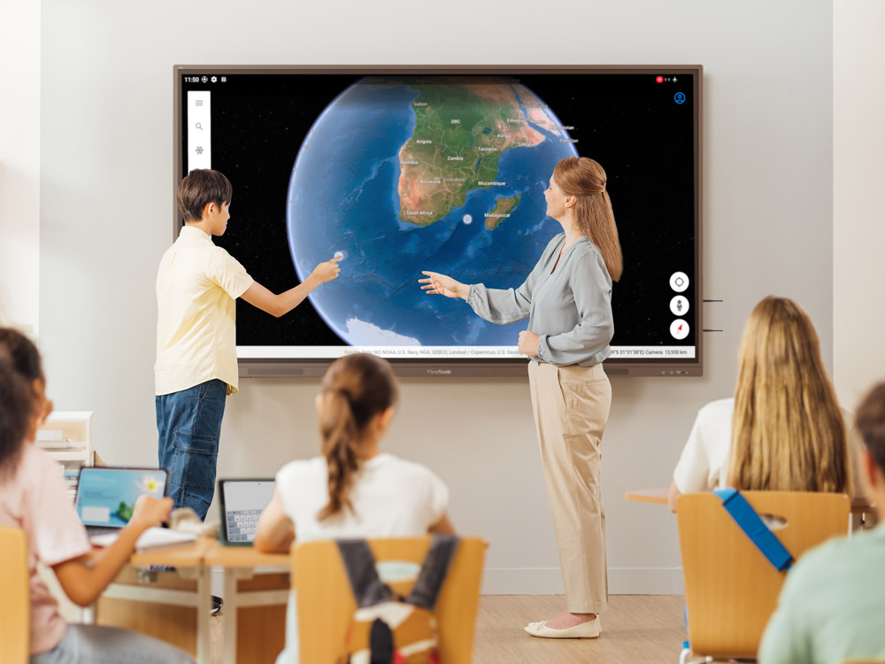 Image 1 Scenario Photo ViewSonic Debuts Chromebox OPS and Future-Ready EdTech Solutions at Bett 2025