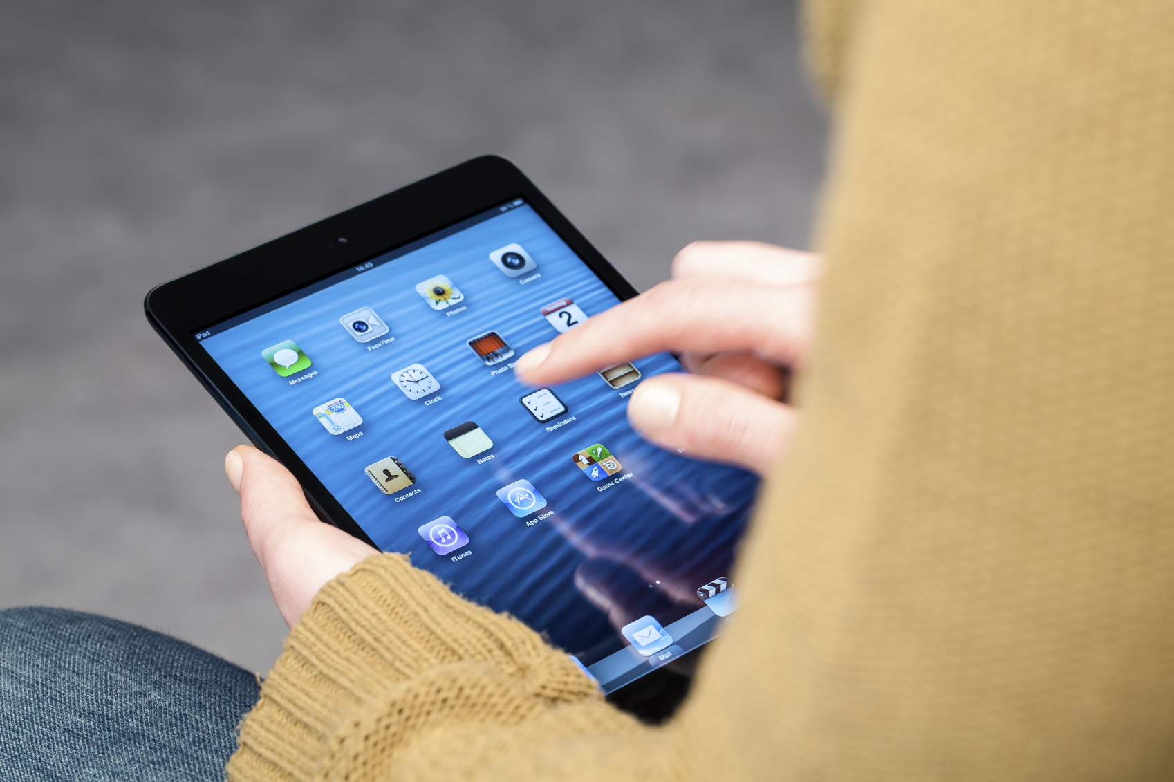 iPad mini Calling all international GCSE and A Level students - turn your memories into rhyme and win an iPad Mini!