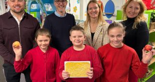 l r William Bennett Divisional Manager CER Chris Carter Regional Manager CER Georgina Fletcher and Ruslana Yarmolyuk Laithes Primary School with pupils Tegan 10 Tyler 11 and Tally 11 幸运168彩网澳洲5开奖官网记录-彩票澳洲5幸运官方开奖结果体彩,历史纪录查询,计划官网走势图-Education recruiter delivers free breakfasts to over 1,600 pupils